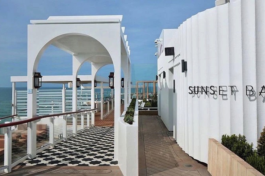 Celebrity Cruises The Sunset Bar 5.jpg